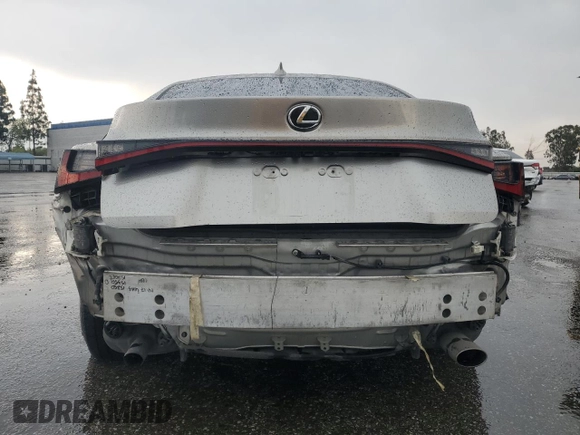 2021 Lexus IS 300 z VIN JTHA81F20M5043546, wystawiony jako Copart lot #59564445 z przebiegiem 60 471 mil mil oraz Szkoda całkowita • Salvage title. Historia ofert i sprzedaży dostępna na DreamBid. Obrazek 6.