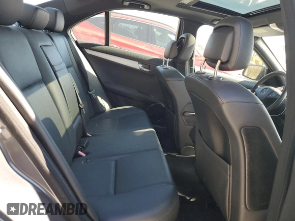 2008 Mercedes-Benz C 300 Sport z VIN WDDGF54X58F052255, wystawiony jako Copart lot #47979665 z przebiegiem 79 927 mil mil oraz Szkoda całkowita • Salvage title. Historia ofert i sprzedaży dostępna na DreamBid. Obrazek 10.