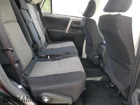 2024 Toyota 4Runner SR5 z VIN JTEMU5JR4R6284870, wystawiony jako Copart lot #56626445 z przebiegiem 20 658 mil mil oraz Szkoda całkowita • Salvage title. Historia ofert i sprzedaży dostępna na DreamBid. Obrazek 11.
