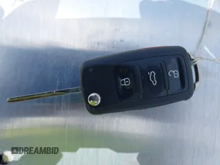 2015 Volkswagen Beetle Classic с VIN 3VW517AT4FM809038, выставлен на аукционе IAAI как лот 42621859 с пробегом 106 118 миль миль и . История ставок и продаж доступна на DreamBid. Изображение 11.