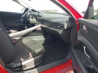 2022 Hyundai Elantra SEL z VIN KMHLN4AG3NU366905, wystawiony jako IAAI lot #41835787 z przebiegiem 15 555 mil mil oraz . Historia ofert i sprzedaży dostępna na DreamBid. Obrazek 5.