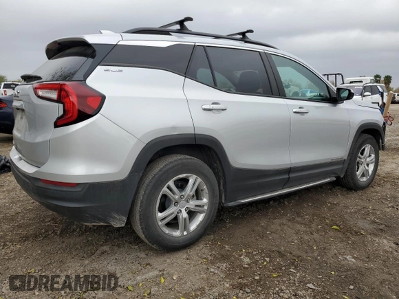 2022 GMC Terrain SLE z VIN 3GKALMEV6NL143864, wystawiony jako Copart lot #42640765 z przebiegiem 24 300 mil mil oraz Czysty tytuł • Clean title. Historia ofert i sprzedaży dostępna na DreamBid. Obrazek 3.