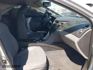 2013 Hyundai Sonata GLS with VIN 5NPEB4AC3DH786076, listed as a IAAI auction lot 41840894 with 173,169 mi miles. Bid and sale history available at carsss.com. Image 5.