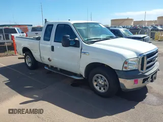 2006 Ford Super Duty F-250 XL with VIN 1FTNX20516ED38107, listed as a IAAI auction lot 41451217 with 90,620 mi miles. Bid and sale history available at carsss.com. Image 1.