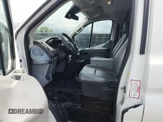 2018 Ford Transit z VIN 1FTYR1YM2JKB43849, wystawiony jako IAAI lot #42642845 z przebiegiem 106 463 mil mil oraz . Historia ofert i sprzedaży dostępna na DreamBid. Obrazek 7.