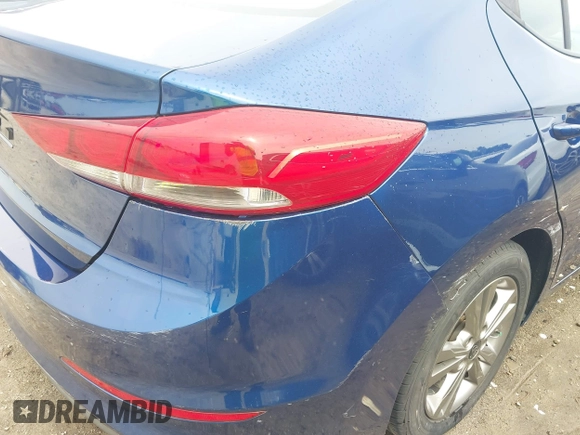 2017 Hyundai Elantra SE z VIN 5NPD84LFXHH128875, wystawiony jako IAAI lot #42260974 z przebiegiem 103 009 mil mil oraz . Historia ofert i sprzedaży dostępna na DreamBid. Obrazek 20.