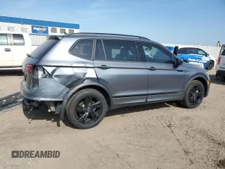 2024 Volkswagen Tiguan SE R-Line Black z VIN 3VV8B7AX6RM105221, wystawiony jako Copart lot #60552975 z przebiegiem 14 953 mil mil oraz Szkoda całkowita • Salvage title. Historia ofert i sprzedaży dostępna na DreamBid. Obrazek 3.