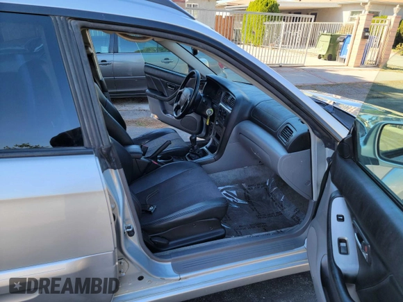 2005 Subaru Baja Turbo z VIN 4S4BT63C956106083, wystawiony jako Copart lot #45593235 z przebiegiem 205 561 mil mil oraz Szkoda całkowita • Salvage title. Historia ofert i sprzedaży dostępna na DreamBid. Obrazek 5.