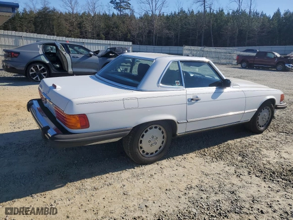 1988 Mercedes-Benz 560 Series 560SL with VIN WDBBA48D1JA078995, listed as a Copart auction lot 89274725 with 119,355 mi miles and Salvage Title. Bid and sale history available at carsss.com. Image 3.