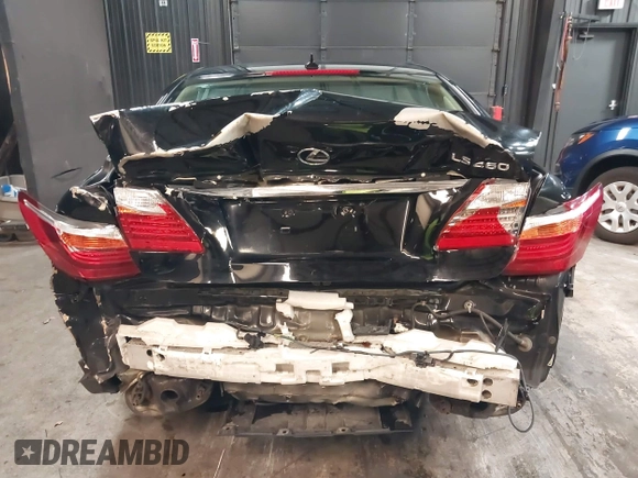 2011 Lexus LS 460 with VIN JTHCL5EF0B5008943, listed as a IAAI auction lot 41919108 with 304,511 mi miles and . Bid and sale history available at DreamBid. Image 17.