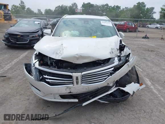 2017 Lincoln MKC Reserve with VIN 5LMCJ3D9XHUL55999, listed as a IAAI auction lot 42691155 with Not provided miles and . Bid and sale history available at DreamBid. Image 12.