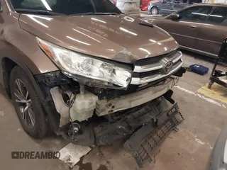 2018 Toyota Highlander LE with VIN 5TDBZRFH7JS492041, listed as a IAAI auction lot 41642278 with 90,019 mi miles and . Bid and sale history available at DreamBid. Image 6.