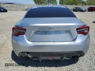 2020 Toyota 86 z VIN JF1ZNAA18L8754152, wystawiony jako Copart lot #56421095 z przebiegiem 87 954 mil mil oraz Szkoda całkowita • Salvage title. Historia ofert i sprzedaży dostępna na DreamBid. Obrazek 6.