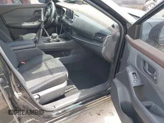 2021 Nissan Rogue S z VIN 5N1AT3AA6MC687652, wystawiony jako IAAI lot #42061135 z przebiegiem 115 410 mil mil oraz . Historia ofert i sprzedaży dostępna na DreamBid. Obrazek 5.