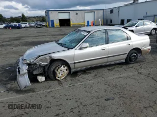 1996 Honda Accord LX with VIN 1HGCD5639TA115230, listed as a Copart auction lot 50663325 with 193,034 mi miles and Salvage Title. Bid and sale history available at carsss.com. Image 1.