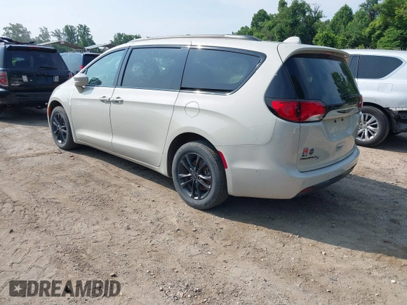 2020 Chrysler Pacifica Launch Edition with VIN 2C4RC3BGXLR267876, listed as a IAAI auction lot 42424841 with 87,586 mi miles and . Bid and sale history available at DreamBid. Image 3.