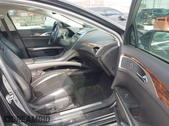 2013 Lincoln MKZ with VIN 3LN6L2JKXDR809858, listed as a IAAI auction lot 41517344 with 204,470 mi miles. Bid and sale history available at carsss.com. Image 5.