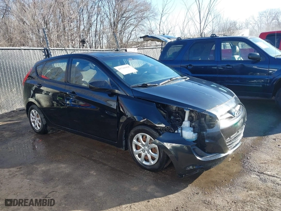 2013 Hyundai Accent GL with VIN KMHCT5AE6DU128989, listed as a IAAI auction lot 41744428 with 92,102 mi miles. Bid and sale history available at carsss.com. Image 13.