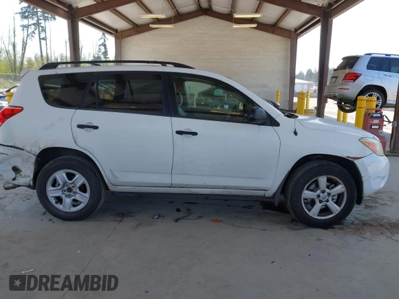 2007 Toyota RAV4 with VIN JTMZK33V075008199, listed as a IAAI auction lot 42111448 with 189,652 mi miles. Bid and sale history available at carsss.com. Image 13.