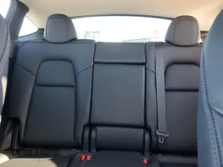 2022 Tesla Model Y Long Range z VIN 7SAYGDEE1NA009664, wystawiony jako Copart lot #41533925 z przebiegiem 36 126 mil mil oraz Szkody całkowita. Historia ofert i sprzedaży dostępna na DreamBid. Obrazek 10.