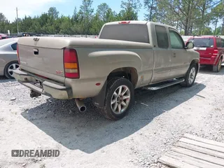 2003 GMC Sierra Denali z VIN 2GTFK69U531270072, wystawiony jako IAAI lot #42004573 z przebiegiem 240 244 mil mil oraz . Historia ofert i sprzedaży dostępna na DreamBid. Obrazek 4.
