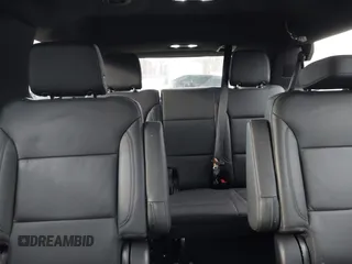 2021 Chevrolet Tahoe LT z VIN 1GNSKNKD2MR444988, wystawiony jako IAAI lot #41372873 z przebiegiem 45 731 mil mil oraz . Historia ofert i sprzedaży dostępna na DreamBid. Obrazek 8.
