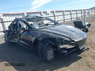 2025 Tesla Model 3 Long Range z VIN 5YJ3E1EB1SF982253, wystawiony jako IAAI lot #42214800 z przebiegiem Nie podano mil oraz . Historia ofert i sprzedaży dostępna na DreamBid. Obrazek 1.