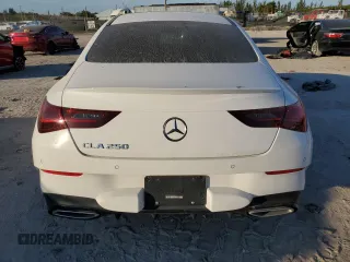 2025 Mercedes-Benz CLA 250 z VIN W1K5J4GB1SN506451, wystawiony jako Copart lot #42351085 z przebiegiem 4 240 mil mil oraz Szkoda całkowita • Salvage title. Historia ofert i sprzedaży dostępna na DreamBid. Obrazek 6.