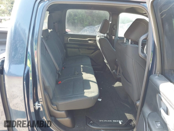 2019 Ram 1500 Big Horn z VIN 1C6RRFFG0KN909003, wystawiony jako IAAI lot #39513660 z przebiegiem 84 291 mil mil oraz . Historia ofert i sprzedaży dostępna na DreamBid. Obrazek 8.