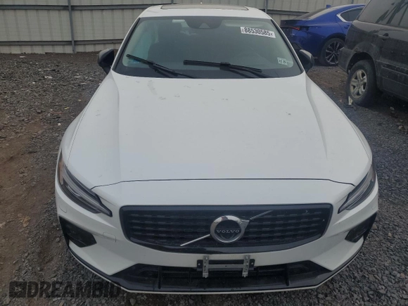 2022 Volvo S60 Momentum with VIN 7JRL12TZ5NG160844, listed as a Copart auction lot 88530585 with 0 mi miles and Salvage Title. Bid and sale history available at carsss.com. Image 9.
