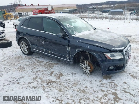 2014 Audi Q5 Premium Plus with VIN WA1LFAFP2EA018811, listed as a IAAI auction lot 41640414 with 114,331 mi miles. Bid and sale history available at carsss.com. Image 1.