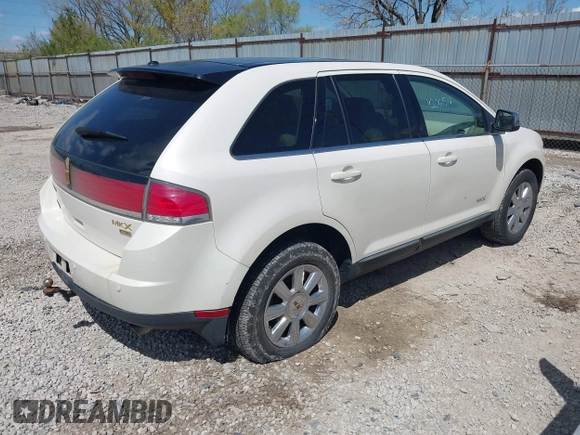 2007 Lincoln MKX with VIN 2LMDU88CX7BJ22585, listed as a IAAI auction lot 42061572 with 148,029 mi miles. Bid and sale history available at carsss.com. Image 4.