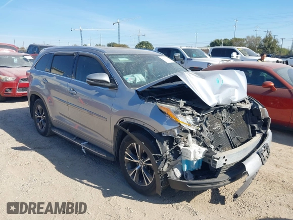 2016 Toyota Highlander XLE z VIN 5TDJKRFH1GS285752, wystawiony jako IAAI lot #40977219 z przebiegiem 139 773 mil mil oraz . Historia ofert i sprzedaży dostępna na DreamBid. Obrazek 1.