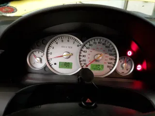 2001 Mercury Cougar z VIN 1ZWFT61L015617389, wystawiony jako Copart lot #61032025 z przebiegiem 130 581 mil mil oraz Czysty tytuł • Clean title. Historia ofert i sprzedaży dostępna na DreamBid. Obrazek 9.