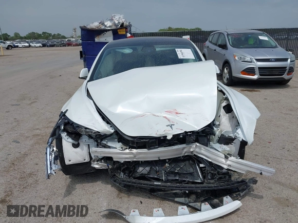 2024 Tesla Model 3 z VIN 5YJ3E1EAXRF853350, wystawiony jako IAAI lot #41946954 z przebiegiem Nie podano mil oraz . Historia ofert i sprzedaży dostępna na DreamBid. Obrazek 12.