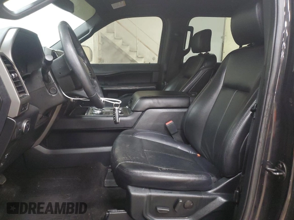 2020 Ford Expedition XLT с VIN 1FMJU1JT3LEA80260, выставлен на аукционе Copart как лот 54234645 с пробегом 75 886 миль миль и Списание • Salvage title. История ставок и продаж доступна на DreamBid. Изображение 7.