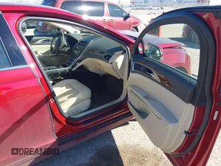 2015 Lincoln MKZ with VIN 3LN6L2G92FR619379, listed as a IAAI auction lot 41637555 with 147,343 mi miles. Bid and sale history available at carsss.com. Image 5.