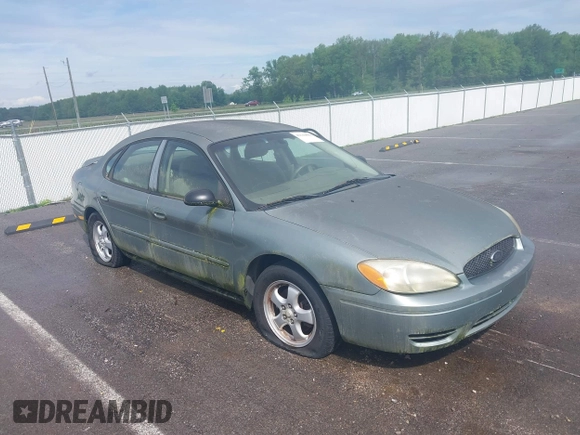 2005 Ford Taurus SE with VIN 1FAFP53U55A209369, listed as a IAAI auction lot 42144800 with 152,446 mi miles. Bid and sale history available at carsss.com. Image 1.