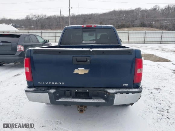 2007 Chevrolet Silverado 1500 LTZ with VIN 2GCEK13M771535698, listed as a IAAI auction lot 41295982 with 216,232 mi miles. Bid and sale history available at carsss.com. Image 16.