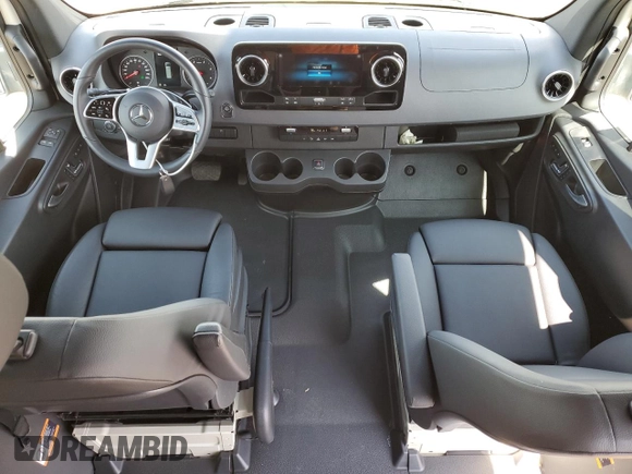 2024 Mercedes-Benz Sprinter with VIN W1W8NB6Y0RT164426, listed as a Copart auction lot 51678665 with 2,928 mi miles and Non Repairable. Bid and sale history available at DreamBid. Image 8.