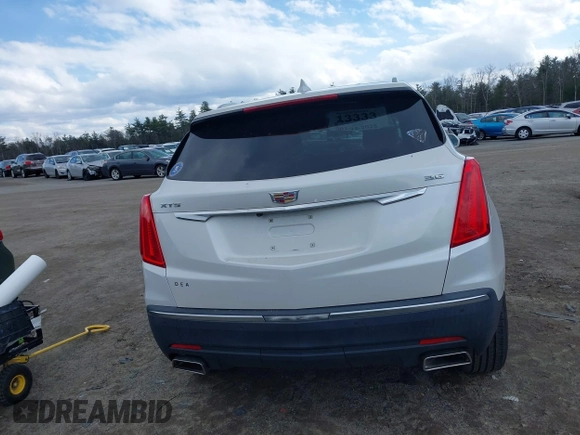 2017 Cadillac XT5 FWD with VIN 1GYKNARS2HZ310866, listed as a IAAI auction lot 41865458 with 70,375 mi miles. Bid and sale history available at carsss.com. Image 17.
