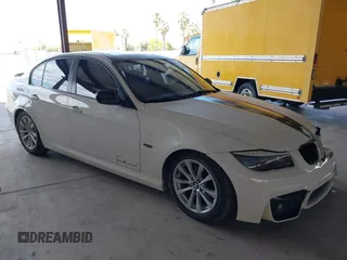 2011 BMW 3 Series 328i z VIN WBAPH5C50BA440919, wystawiony jako IAAI lot #42494376 z przebiegiem 118 877 mil mil oraz . Historia ofert i sprzedaży dostępna na DreamBid. Obrazek 1.