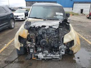 2024 Land Rover Defender with VIN SALEJEEU5R2294453, listed as a Copart auction lot 81568094 with Not provided miles and Non repairable. Bid and sale history available at DreamBid. Image 5.