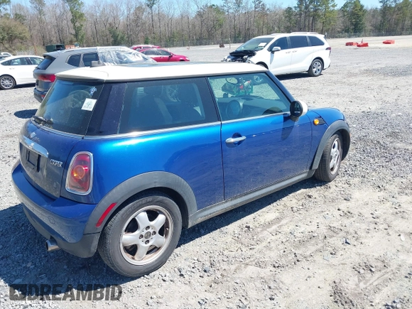 2008 MINI Hardtop with VIN WMWMF33548TT65118, listed as a IAAI auction lot 41819678 with 146,247 mi miles and . Bid and sale history available at DreamBid. Image 4.