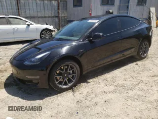 2023 Tesla Model 3 z VIN 5YJ3E1EA4PF558175, wystawiony jako Copart lot #67586104 z przebiegiem 32 755 mil mil oraz Szkoda całkowita • Salvage title. Historia ofert i sprzedaży dostępna na DreamBid. Obrazek 1.