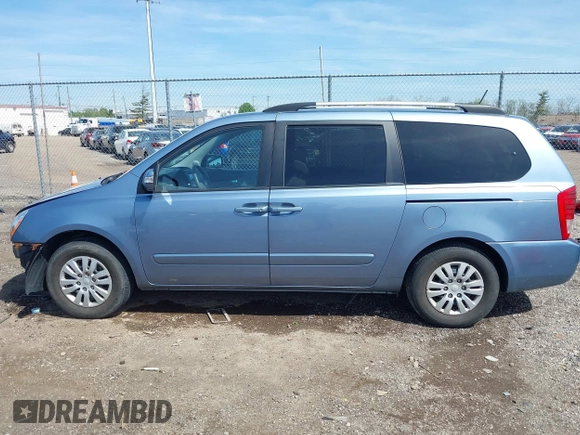 2011 Kia Sedona LX with VIN KNDMG4C74B6368551, listed as a IAAI auction lot 42022483 with 172,495 mi miles. Bid and sale history available at carsss.com. Image 15.