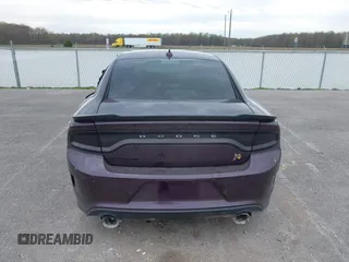 2020 Dodge Charger Scat Pack Widebody z VIN 2C3CDXGJ2LH234766, wystawiony jako IAAI lot #42005227 z przebiegiem 32 550 mil mil oraz . Historia ofert i sprzedaży dostępna na DreamBid. Obrazek 17.