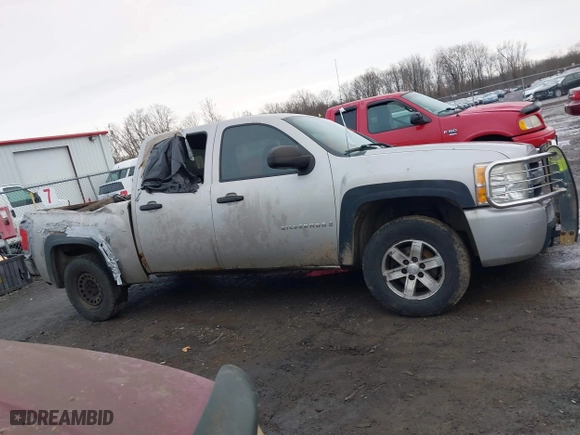 2007 Chevrolet Silverado 1500 LS with VIN 2GCEK13C071562250, listed as a IAAI auction lot 41093124 with 210,192 mi miles. Bid and sale history available at carsss.com. Image 13.