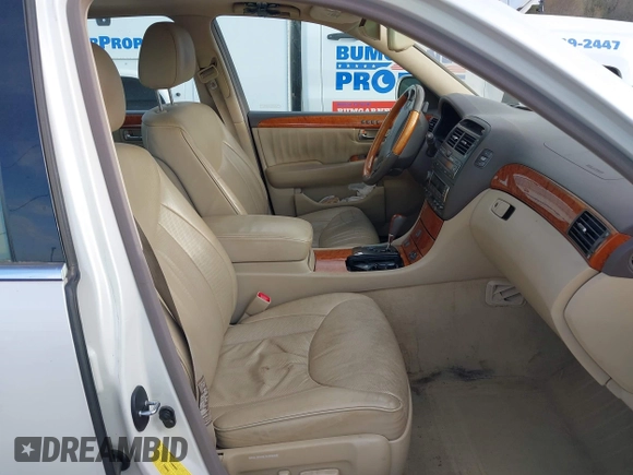2005 Lexus LS 430 with VIN JTHBN36FX55011393, listed as a IAAI auction lot 41883790 with 186,981 mi miles. Bid and sale history available at carsss.com. Image 5.
