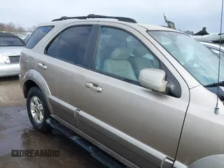 2005 Kia Sorento LX with VIN KNDJD733555359460, listed as a IAAI auction lot 41500228 with 157,649 mi miles. Bid and sale history available at carsss.com. Image 13.